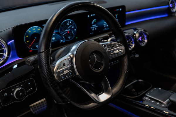 Mercedes-Benz CLA-Klasse 250e AMG Line Night Pakket|Cruise Control|Dealer Onderhouden