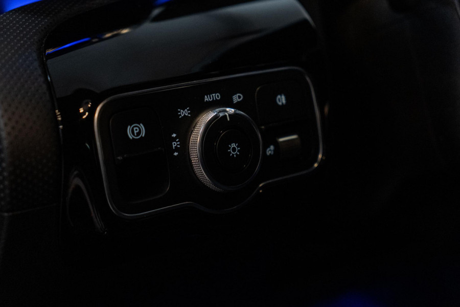 Mercedes-Benz CLA-Klasse 250e AMG Line Night Pakket|Cruise Control|Dealer Onderhouden