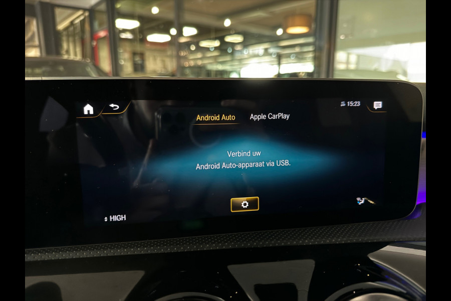 Mercedes-Benz A-Klasse 220 Premium Plus Pano|Night|Sfeer|Camera