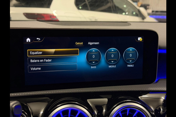 Mercedes-Benz A-Klasse 200 Limousine Night Edition|AMG|PANO|SFEER|CAM