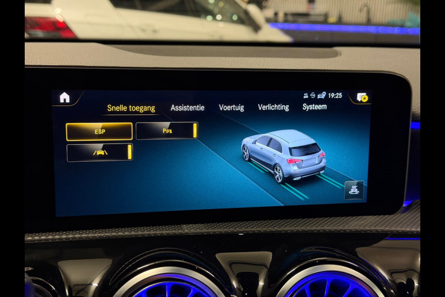 Mercedes-Benz A-Klasse 200 Night edition AMG Pakket