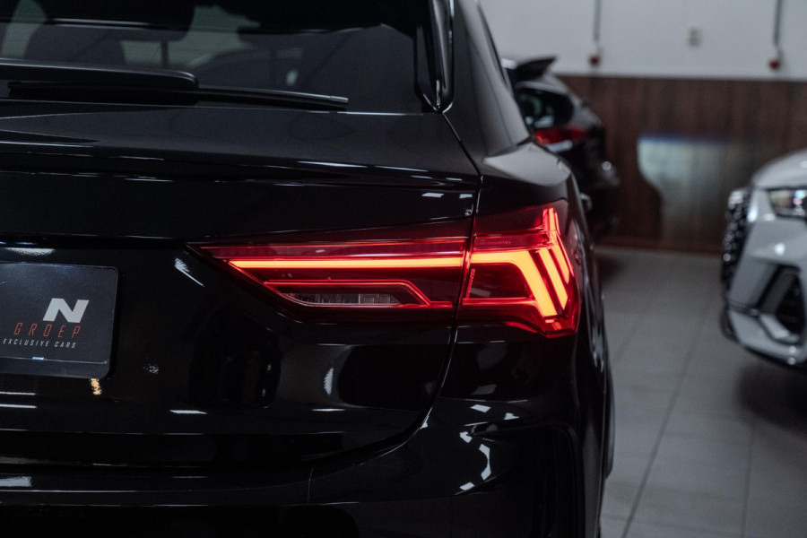 Audi RS Q3 Sportback TFSI RSQ3 PANO|STOELVERWARMING|UITLAAT|VELGEN