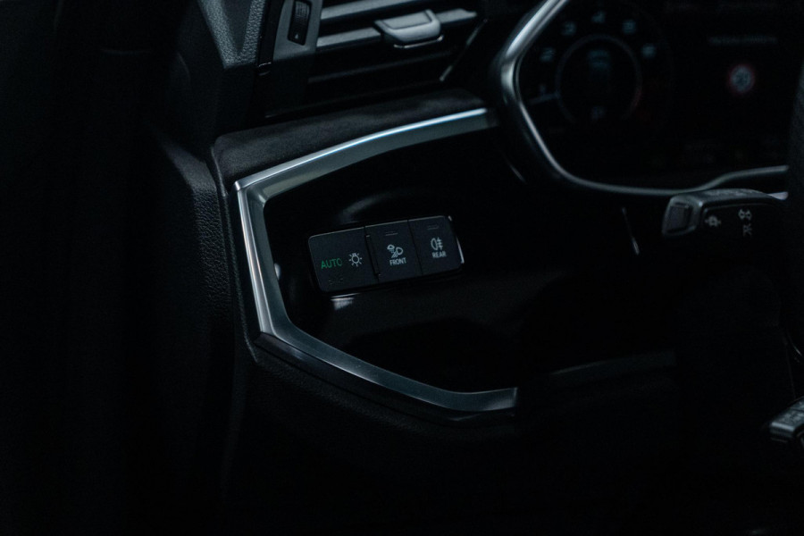 Audi RS Q3 Sportback TFSI RSQ3 PANO|STOELVERWARMING|UITLAAT|VELGEN