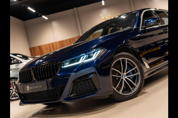 BMW 5 Serie Touring 530e 292PK M Pakket, Laser Led, Pano, Camera, Alcantara, Ambiënte Light, Hud, PDC, Dealer Onderhoud