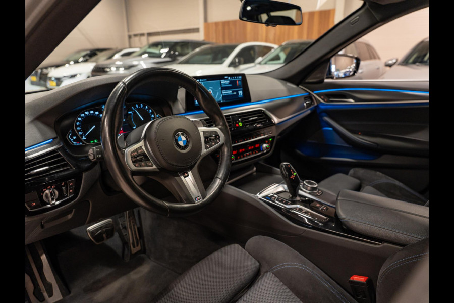 BMW 5 Serie Touring 530e 292PK M Pakket, Laser Led, Pano, Camera, Alcantara, Ambiënte Light, Hud, PDC, Dealer Onderhoud