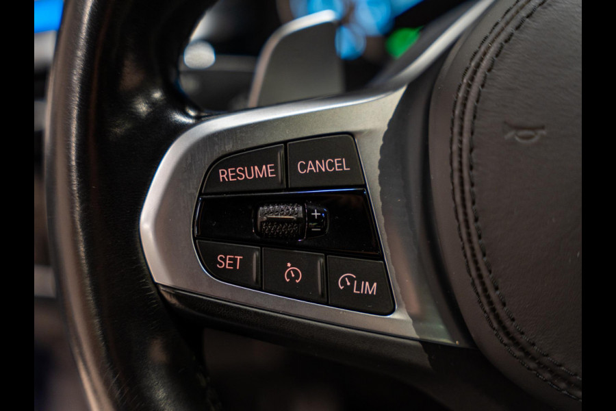 BMW 5 Serie Touring 530e 292PK M Pakket, Laser Led, Pano, Camera, Alcantara, Ambiënte Light, Hud, PDC, Dealer Onderhoud
