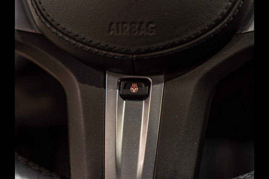 BMW 5 Serie Touring 530e 292PK M Pakket, Laser Led, Pano, Camera, Alcantara, Ambiënte Light, Hud, PDC, Dealer Onderhoud