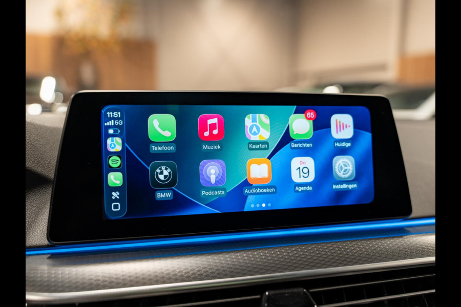 BMW 5 Serie Touring 530e 292PK M Pakket, Laser Led, Pano, Camera, Alcantara, Ambiënte Light, Hud, PDC, Dealer Onderhoud