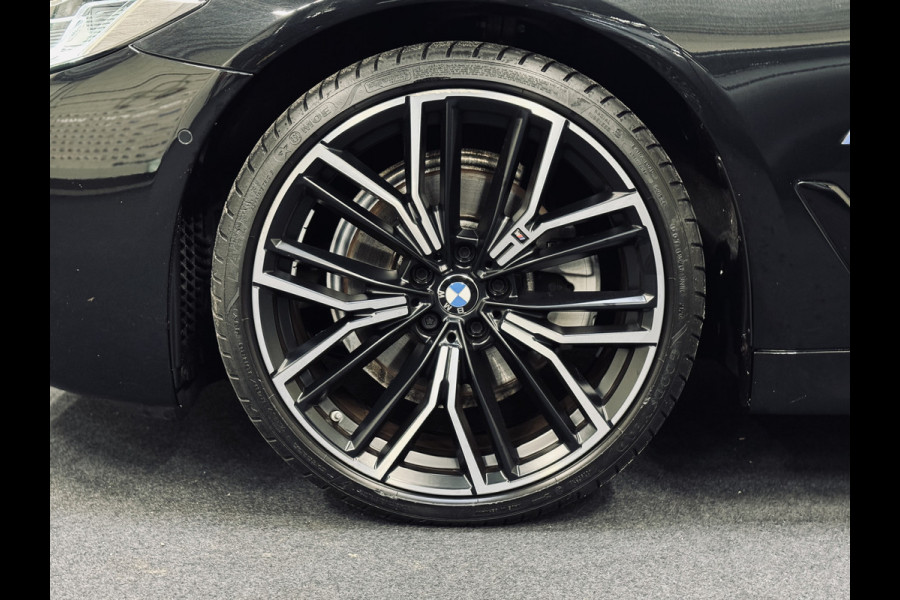 BMW 5 Serie 520i High Exe. M-Sport Plus | 20" | Schuifdak | 1e Eig.