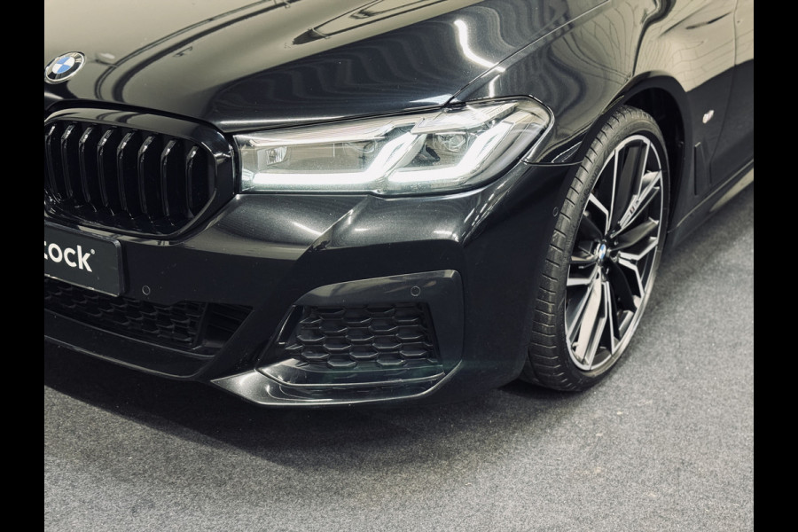 BMW 5 Serie 520i High Exe. M-Sport Plus | 20" | Schuifdak | 1e Eig.