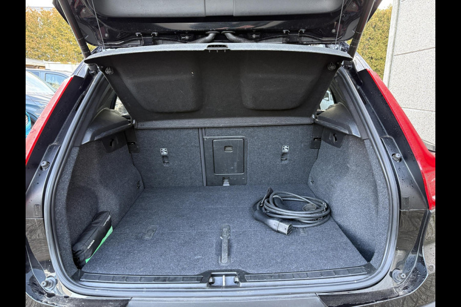 Volvo XC40 Recharge Pro 230pk | 96% SOH | Panoramadak | Stoel & Stuurverwarming | Harman Kardon Audio | 360 Camera |