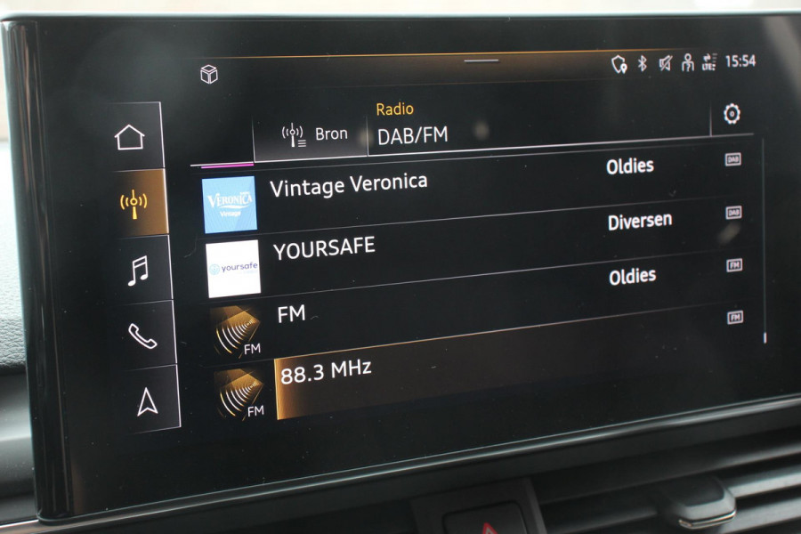 Audi A4 Avant 40 TFSI 204pk S-tronic S-Line Black Edition | Navigatie | Apple Carplay/Android Auto | Adaptive Cruise Control | Parkeersensoren | Camera | Dodehoek Assistent | Elektrische Achterklep | Stoelverwarming | Climate Control |