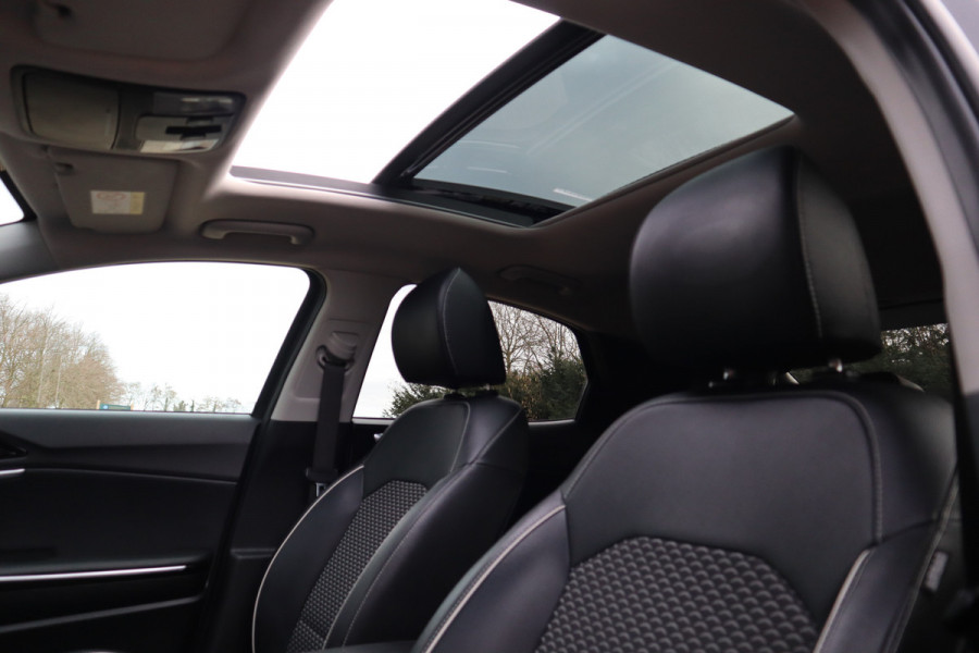 Kia Xceed 1.0 T-GDi DynamicPlusLine | Pano | Stoelverwarming |