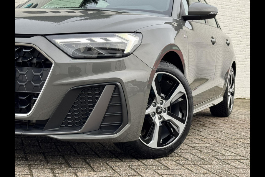 Audi A1 Sportback 25 TFSI Automaat 3 x S-Line Full LED Leer Cruise Clima Apple / Android Parkeersensoren achter