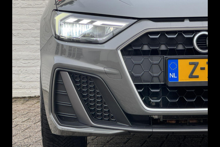 Audi A1 Sportback 25 TFSI Automaat 3 x S-Line Full LED Leer Cruise Clima Apple / Android Parkeersensoren achter
