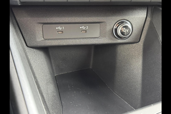 Audi A1 Sportback 25 TFSI Automaat 3 x S-Line Full LED Leer Cruise Clima Apple / Android Parkeersensoren achter