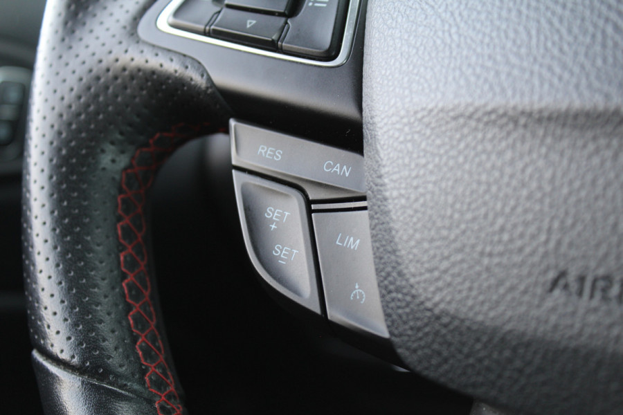 Ford EcoSport 1.0 EcoBoost ST-Line Black | Trekhaak | Navigatie | All Season