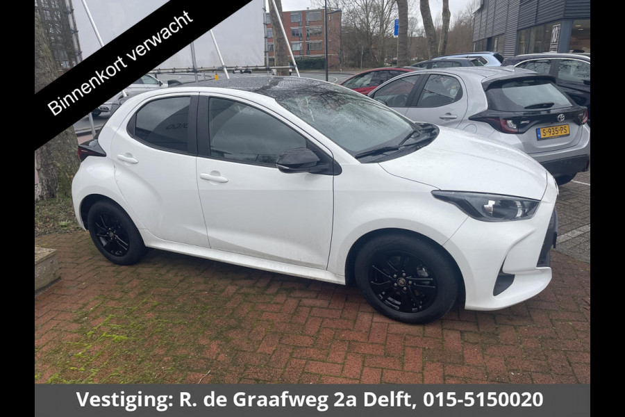Toyota Yaris 1.5 Hybrid Active Sport | Apple Carplay & AndroidAUTO | 15"Lichtmetalen velgen | Privacy Glass |