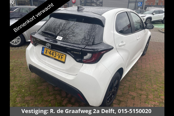 Toyota Yaris 1.5 Hybrid Active Sport | Apple Carplay & AndroidAUTO | 15"Lichtmetalen velgen | Privacy Glass |