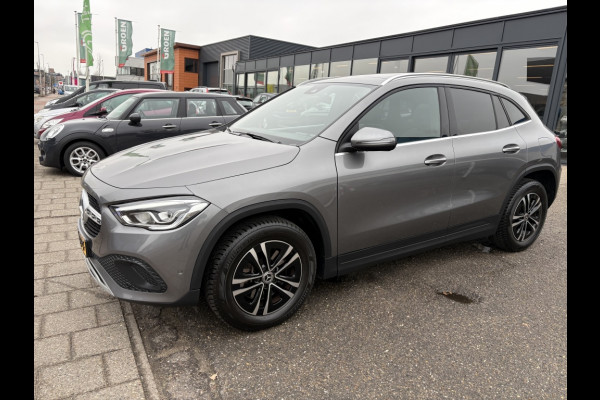 Mercedes-Benz GLA 250 e Luxury Line Panodak, LED