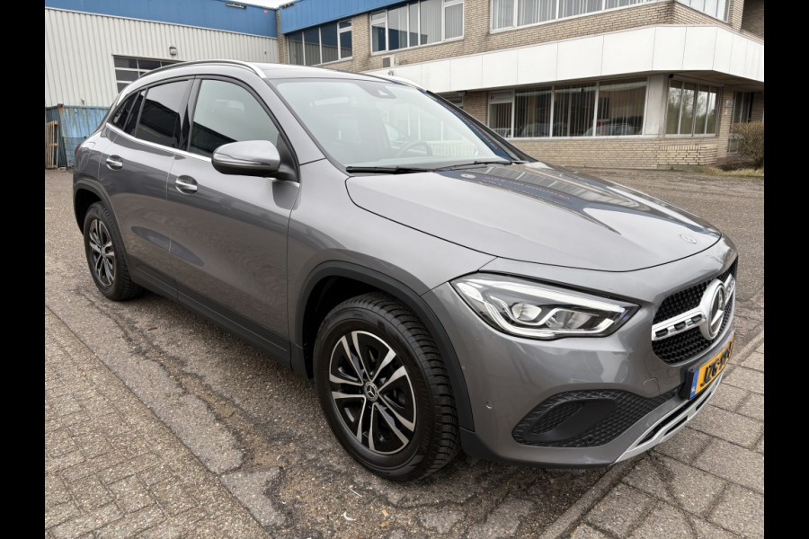 Mercedes-Benz GLA 250 e Luxury Line Panodak, LED