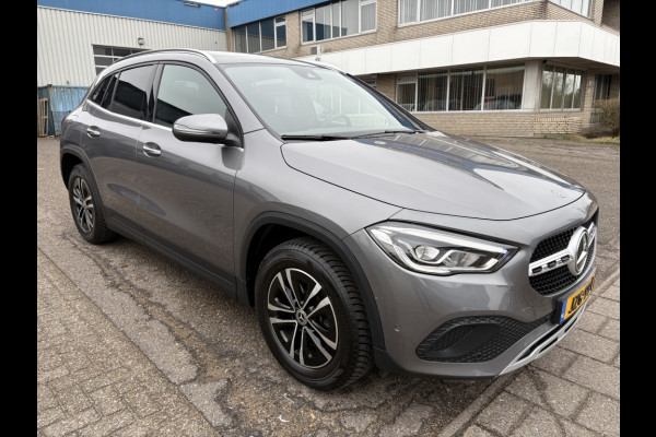 Mercedes-Benz GLA 250 e Luxury Line Panodak, LED