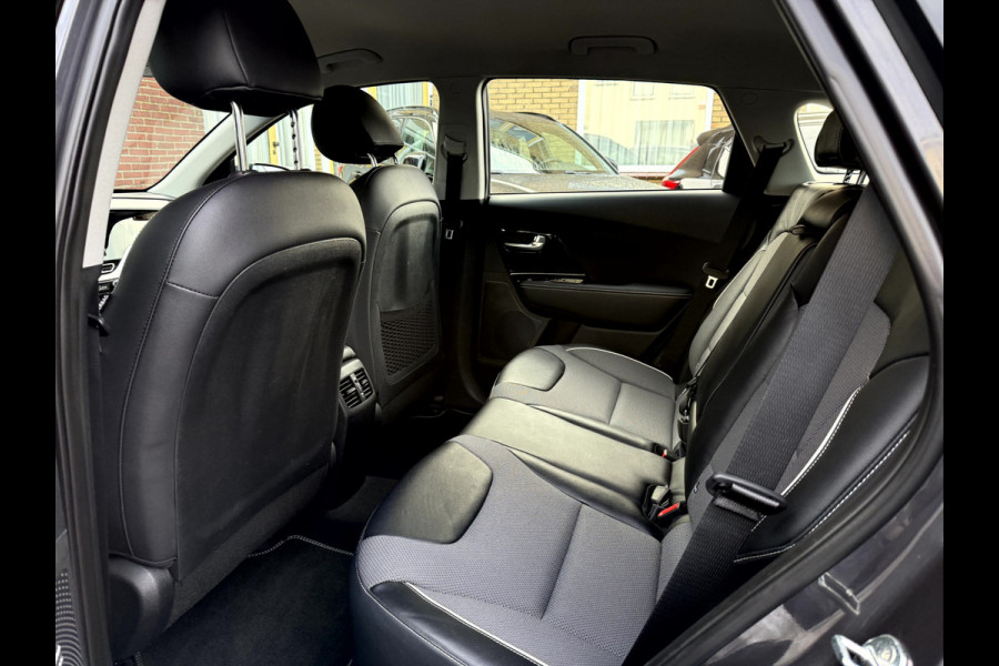 Kia e-Niro DynamicLine 64 kWh 3- Fase, Stoel/Stuurverwarming, Camera