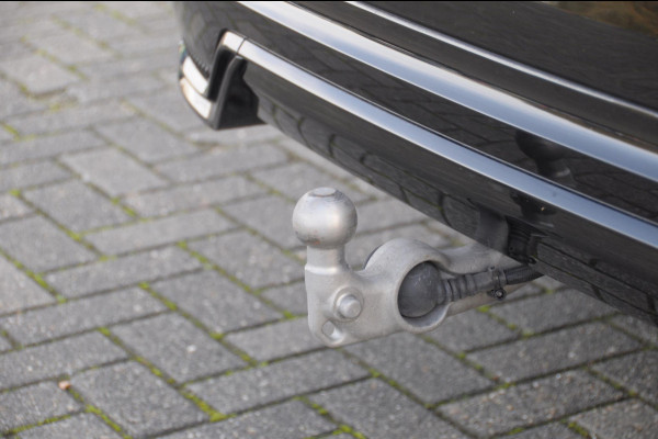 Volvo XC60 T6 350PK Automaat AWD Plus Black Edition / Trekhaak / Panoramadak / BLIS / Adaptieve cruise control / Keyless entry / Stoel - en stuurwielverwarming / elektrische stoelen met geheugen / Parkeersensoren met 360 camera / Elektrische achterklep