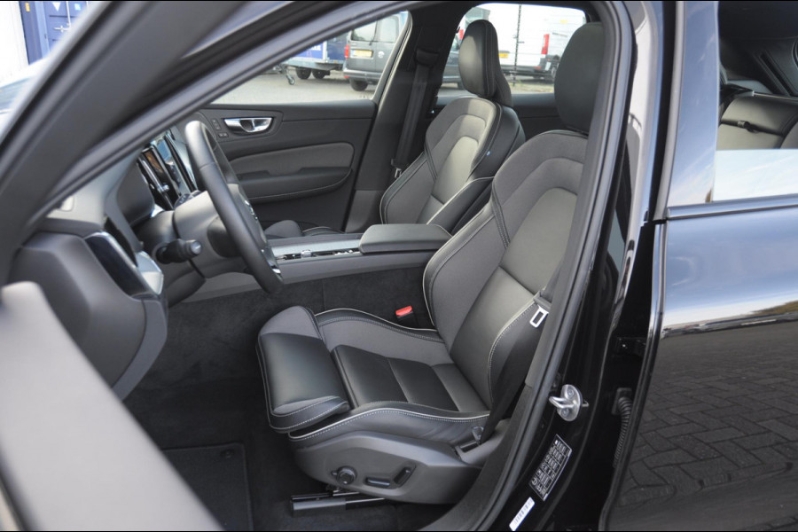 Volvo XC60 T6 350PK Automaat AWD Plus Black Edition / Trekhaak / Panoramadak / BLIS / Adaptieve cruise control / Keyless entry / Stoel - en stuurwielverwarming / elektrische stoelen met geheugen / Parkeersensoren met 360 camera / Elektrische achterklep