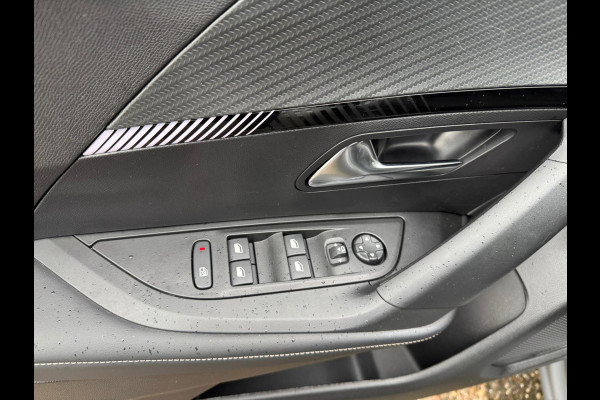 Peugeot 2008 1.2 Hybrid 136 Allure Carplay / Stoelverwarming / Clima / P-sensoren
