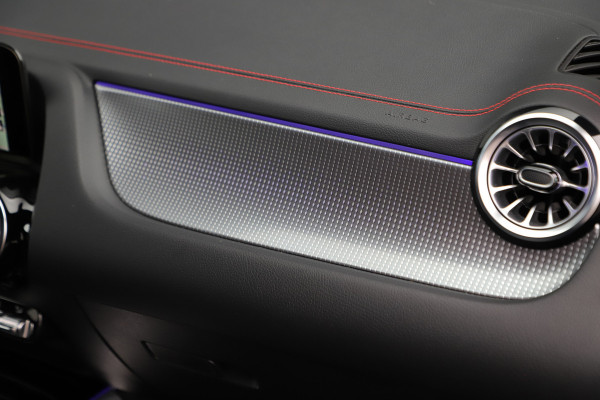 Mercedes-Benz EQA 250 AMG 67 kWh | 190PK | Led | Sfeerverlichting | Widescreen | Clima | Stoelverwarming | Elek. Kofferklep | Standkachel | 2023.