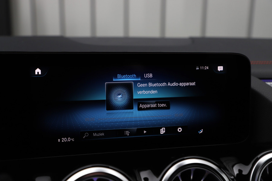 Mercedes-Benz EQA 250 AMG 67 kWh | 190PK | Led | Sfeerverlichting | Widescreen | Clima | Stoelverwarming | Elek. Kofferklep | Standkachel | 2023.