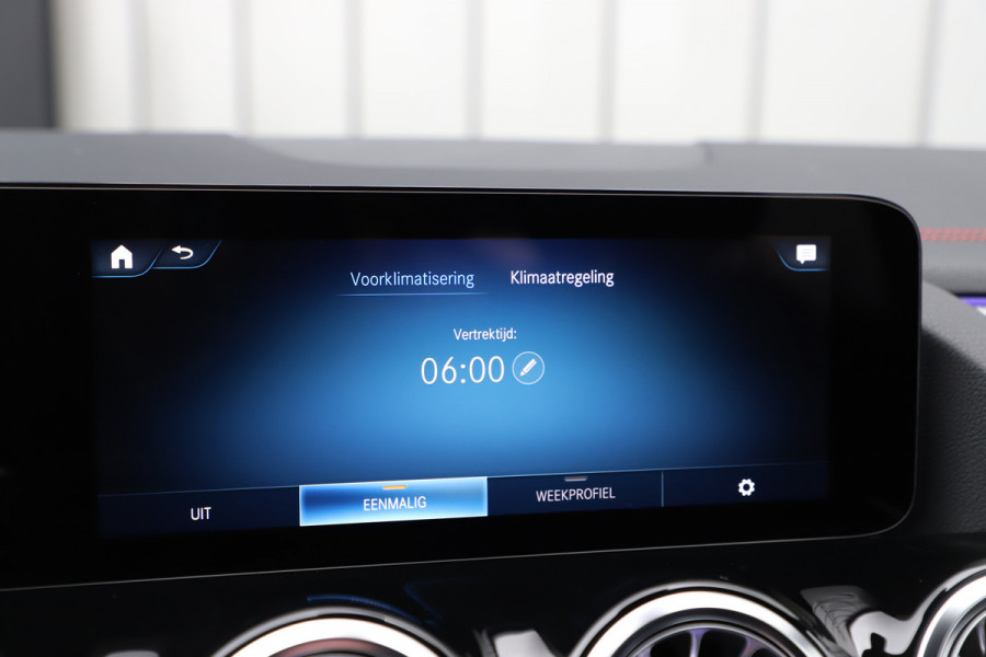 Mercedes-Benz EQA 250 AMG 67 kWh | 190PK | Led | Sfeerverlichting | Widescreen | Clima | Stoelverwarming | Elek. Kofferklep | Standkachel | 2023.