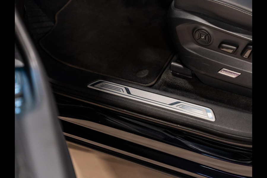 Volkswagen Touareg 3.0 TSi eHybrid 380PK 4MOTION, Pano, Softclose, Nachtzicht, 360 Cam, ACC, Leder, Massage Seats, Apple Carplay