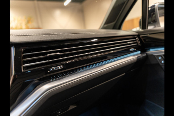 Volkswagen Touareg 3.0 TSi eHybrid 380PK 4MOTION, Pano, Softclose, Nachtzicht, 360 Cam, ACC, Leder, Massage Seats, Apple Carplay