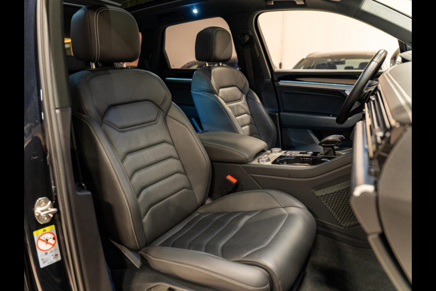 Volkswagen Touareg 3.0 TSi eHybrid 380PK 4MOTION, Pano, Softclose, Nachtzicht, 360 Cam, ACC, Leder, Massage Seats, Apple Carplay