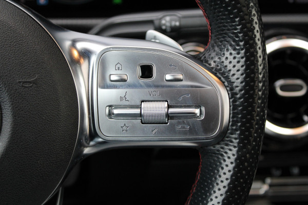 Mercedes-Benz A-Klasse 180 d Business Solution AMG | NAP! | PANO | CAMERA | CARPLAY | STOELVERWARMING | DEALER ONDH |
