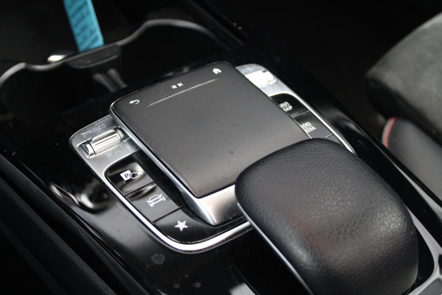 Mercedes-Benz A-Klasse 180 d Business Solution AMG | NAP! | PANO | CAMERA | CARPLAY | STOELVERWARMING | DEALER ONDH |