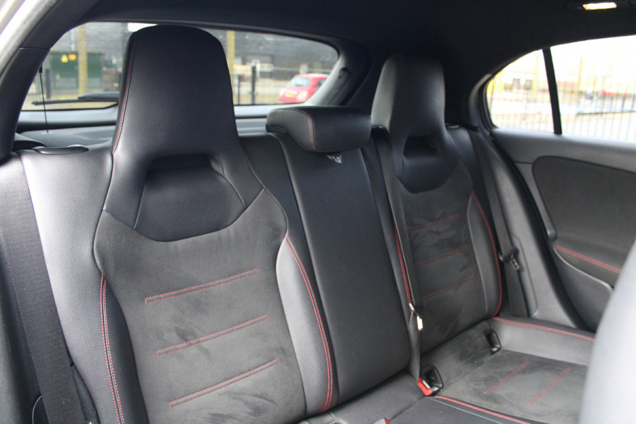 Mercedes-Benz A-Klasse 180 d Business Solution AMG | NAP! | PANO | CAMERA | CARPLAY | STOELVERWARMING | DEALER ONDH |