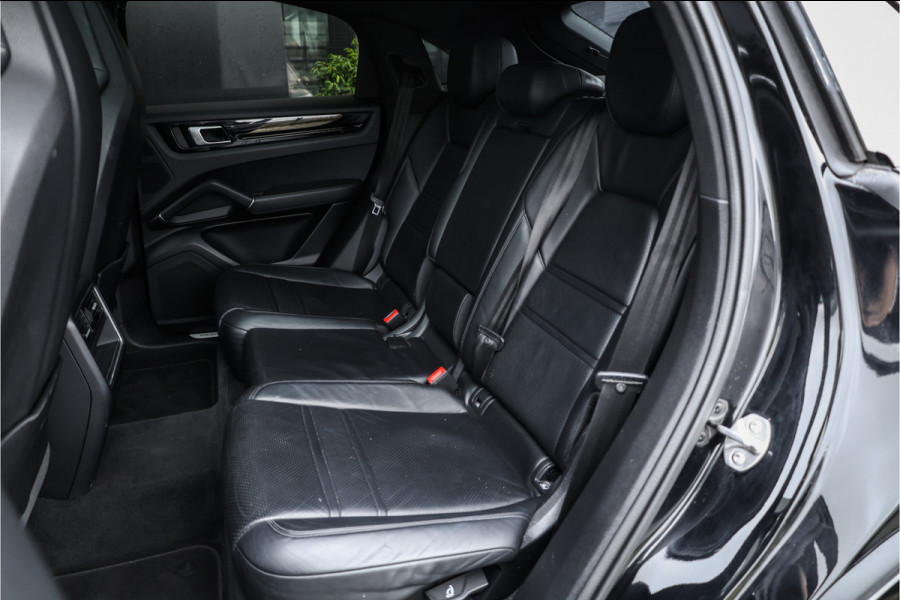 Porsche Cayenne Coupé 3.0 E-Hybrid - Sport Chrono + | Panorama | Stoelverwarming | Camera