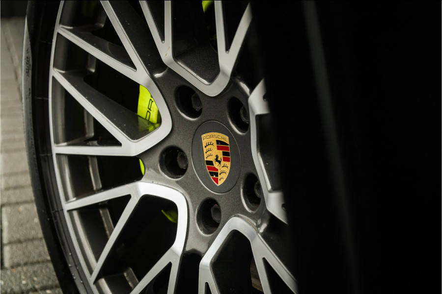 Porsche Cayenne Coupé 3.0 E-Hybrid - Sport Chrono + | Panorama | Stoelverwarming | Camera