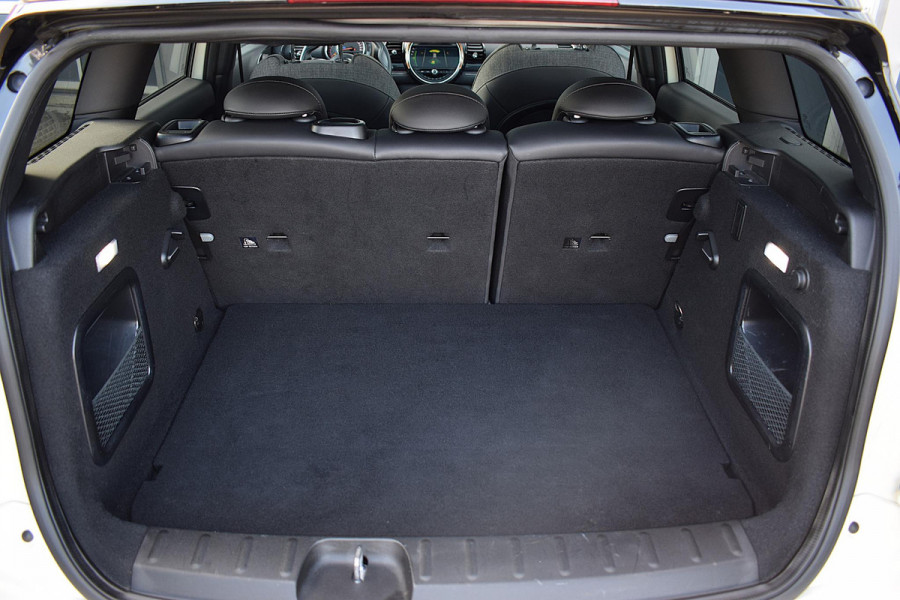 MINI Clubman 1.5 Cooper Chili | Apple CarPlay | Half Leer | Stoelverw. | LED