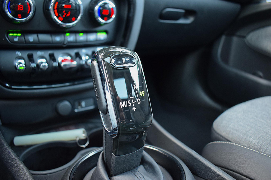 MINI Clubman 1.5 Cooper Chili | Apple CarPlay | Half Leer | Stoelverw. | LED