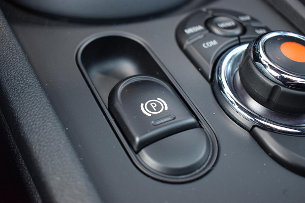 MINI Clubman 1.5 Cooper Chili | Apple CarPlay | Half Leer | Stoelverw. | LED