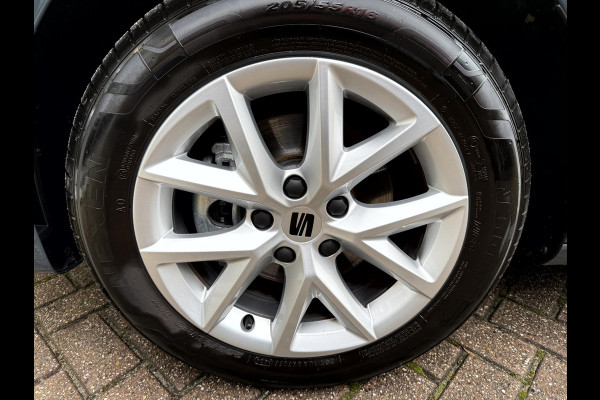 Seat Leon Sportstourer 1.5 TSI Style Business Intense Camera, App Connect, Led