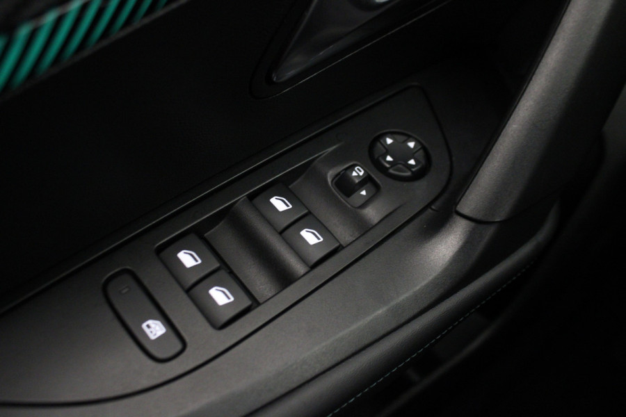 Peugeot 2008 1.2 PureTech Blue Lease Allure |Carplay|Half leer|