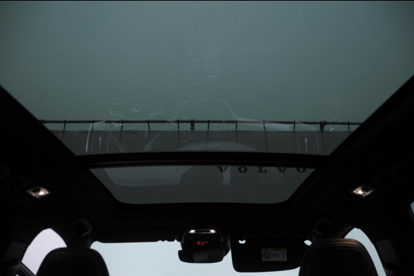Volvo XC60 T8 390PK Automaat AWD R-Design / Adaptieve koplampen / BLIS /Adaptieve cruise control / Panoramadak / Apple carplay / Parkeersensoren met camera / Elektrische achterklep / Elektrische stoelen met geheugen / Stoel en stuurwielverwarming