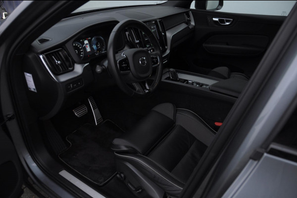 Volvo XC60 T8 390PK Automaat AWD R-Design / Adaptieve koplampen / BLIS /Adaptieve cruise control / Panoramadak / Apple carplay / Parkeersensoren met camera / Elektrische achterklep / Elektrische stoelen met geheugen / Stoel en stuurwielverwarming