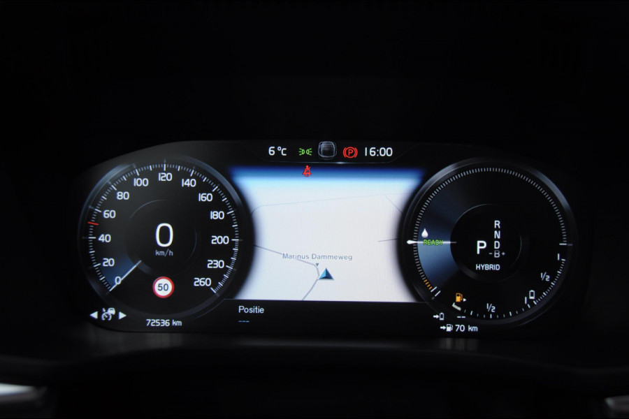 Volvo XC60 T8 390PK Automaat AWD R-Design / Adaptieve koplampen / BLIS /Adaptieve cruise control / Panoramadak / Apple carplay / Parkeersensoren met camera / Elektrische achterklep / Elektrische stoelen met geheugen / Stoel en stuurwielverwarming