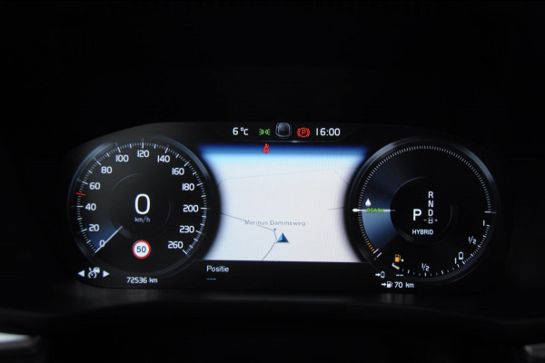 Volvo XC60 T8 390PK Automaat AWD R-Design / Adaptieve koplampen / BLIS /Adaptieve cruise control / Panoramadak / Apple carplay / Parkeersensoren met camera / Elektrische achterklep / Elektrische stoelen met geheugen / Stoel en stuurwielverwarming